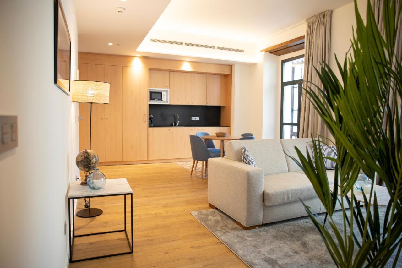 Nqn Aparts & Suites Sevilla ภายนอก รูปภาพ