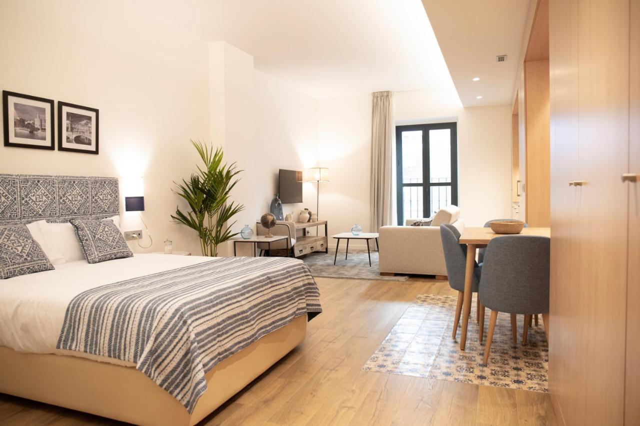 Nqn Aparts & Suites Sevilla ภายนอก รูปภาพ