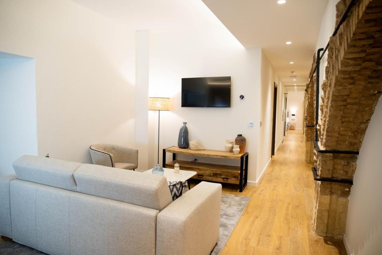 Nqn Aparts & Suites Sevilla ภายนอก รูปภาพ