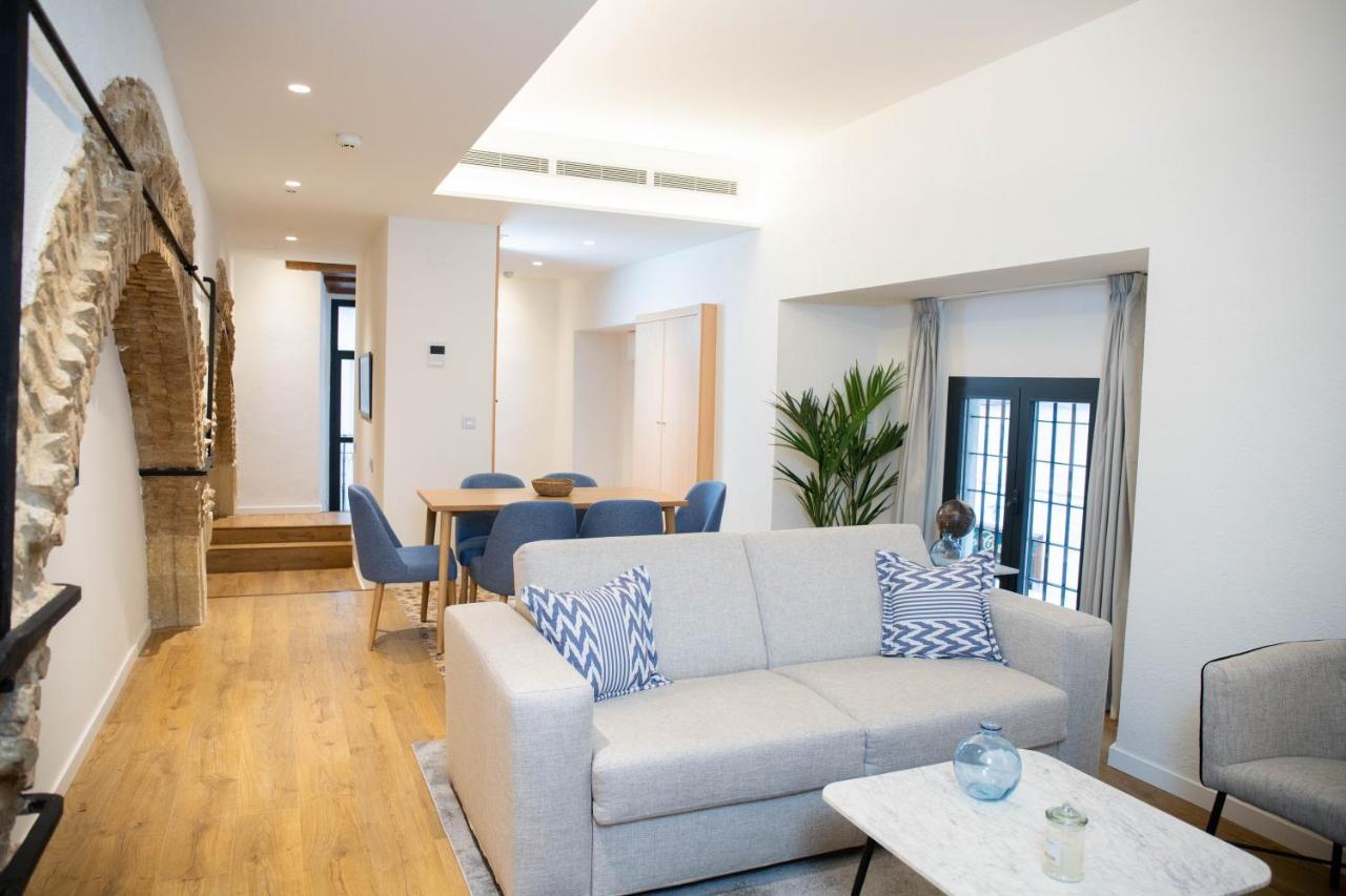 Nqn Aparts & Suites Sevilla ภายนอก รูปภาพ