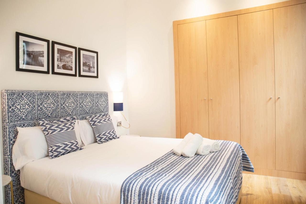 Nqn Aparts & Suites Sevilla ภายนอก รูปภาพ