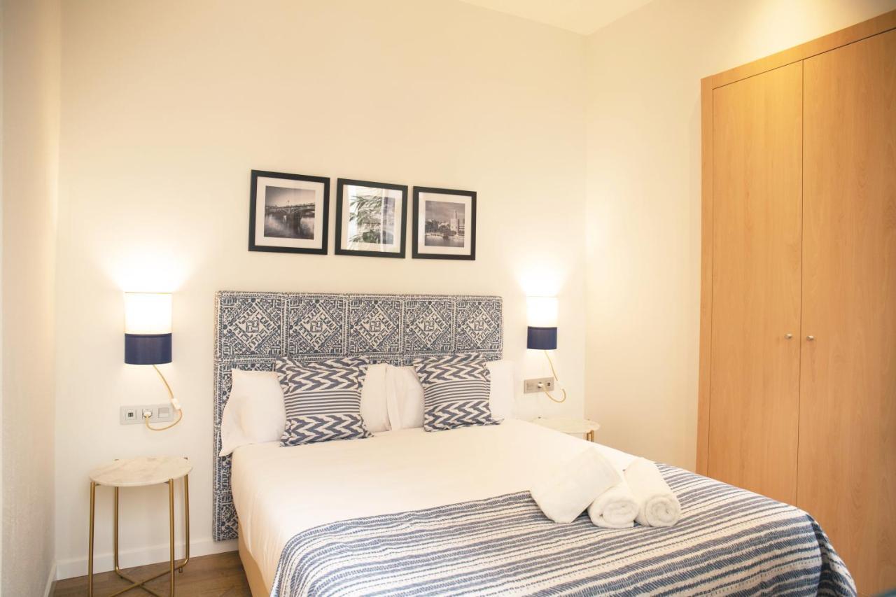 Nqn Aparts & Suites Sevilla ภายนอก รูปภาพ