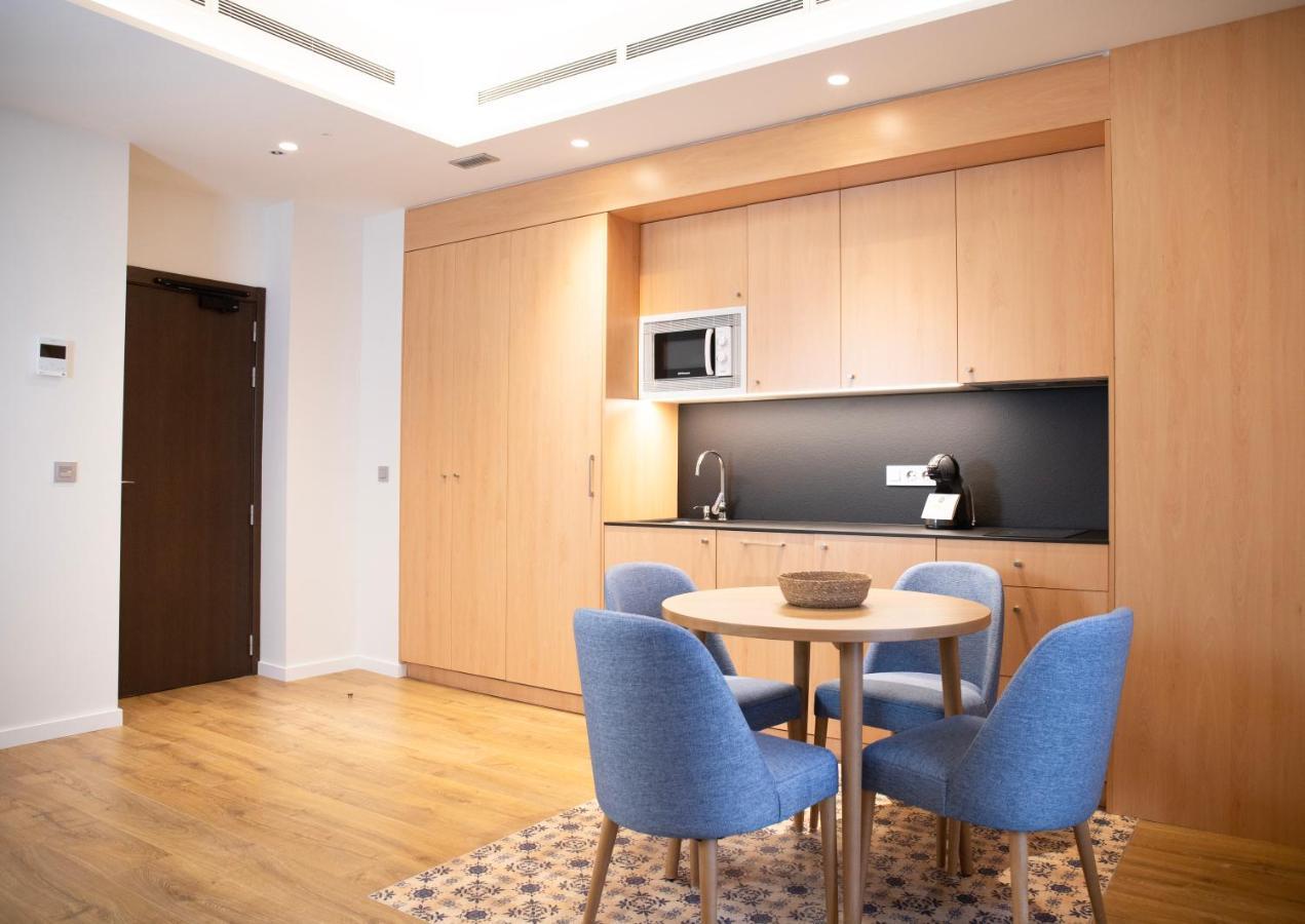 Nqn Aparts & Suites Sevilla ภายนอก รูปภาพ
