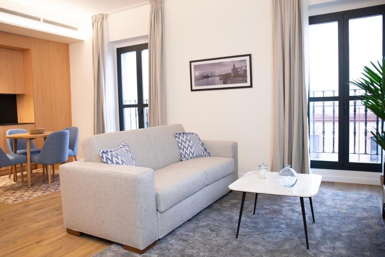Nqn Aparts & Suites Sevilla ภายนอก รูปภาพ