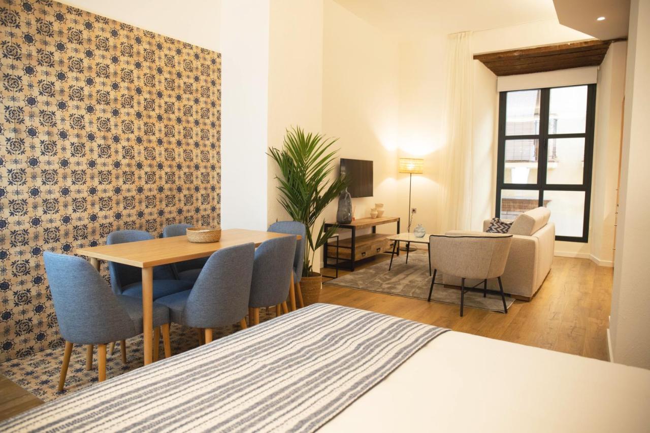 Nqn Aparts & Suites Sevilla ภายนอก รูปภาพ