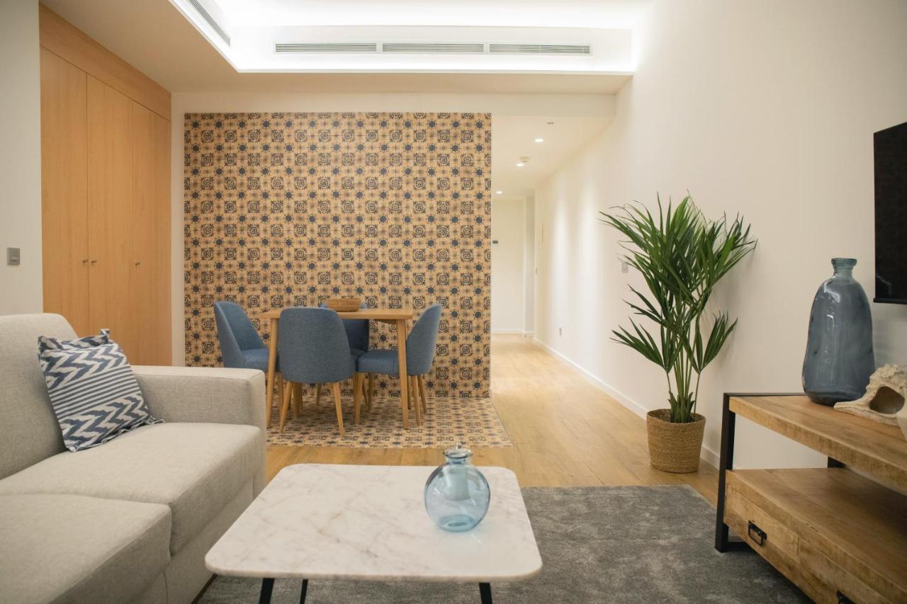 Nqn Aparts & Suites Sevilla ภายนอก รูปภาพ