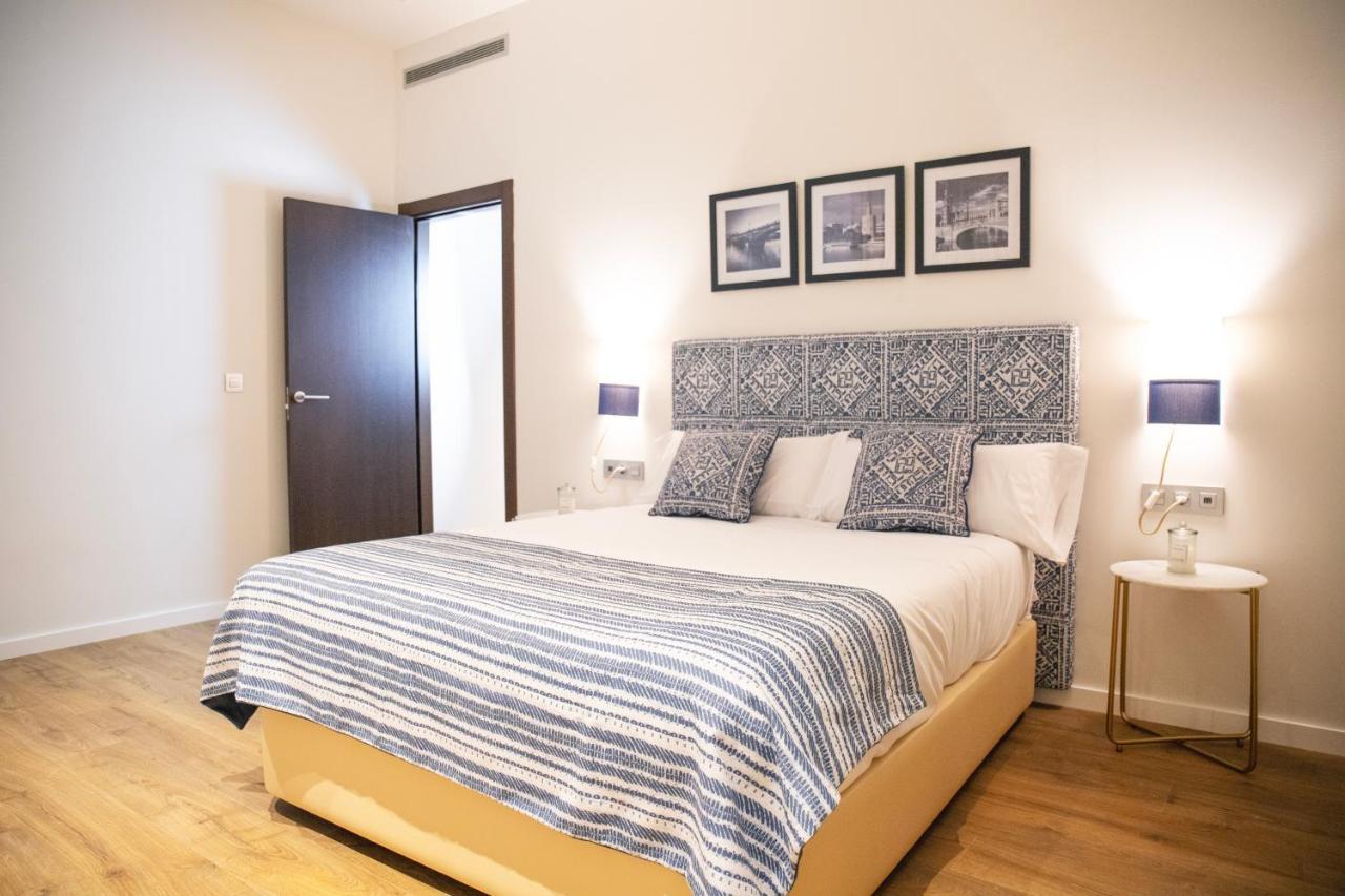 Nqn Aparts & Suites Sevilla ภายนอก รูปภาพ
