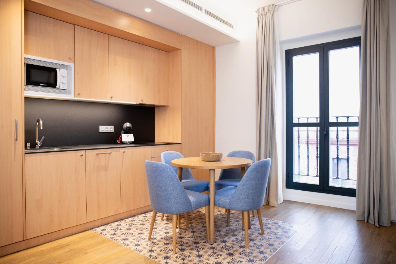 Nqn Aparts & Suites Sevilla ภายนอก รูปภาพ