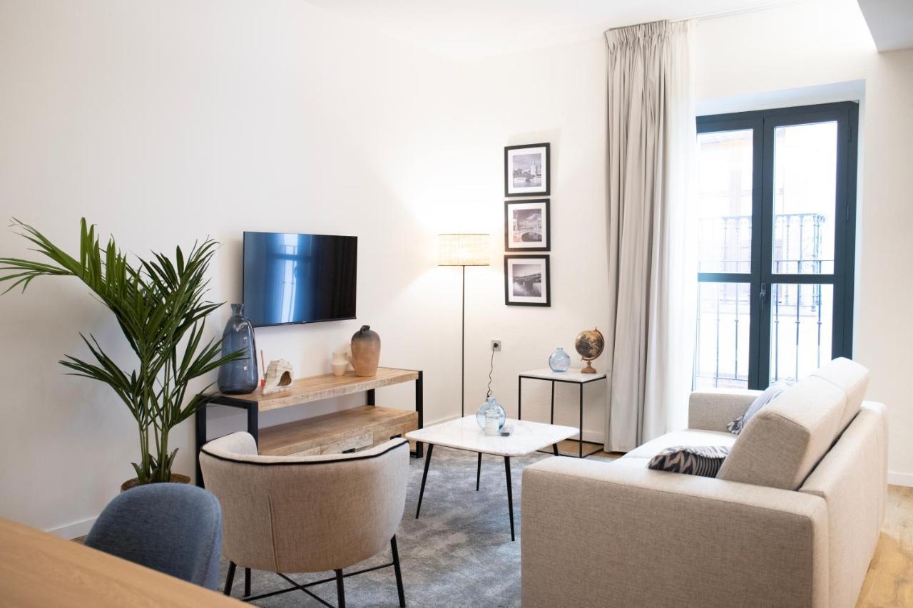 Nqn Aparts & Suites Sevilla ภายนอก รูปภาพ