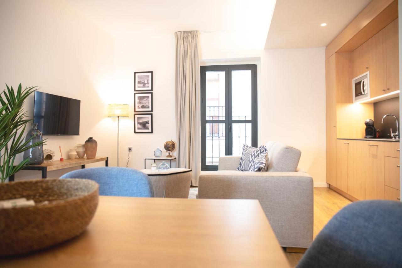 Nqn Aparts & Suites Sevilla ภายนอก รูปภาพ