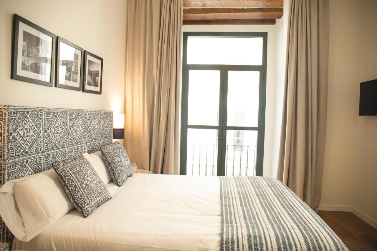 Nqn Aparts & Suites Sevilla ภายนอก รูปภาพ