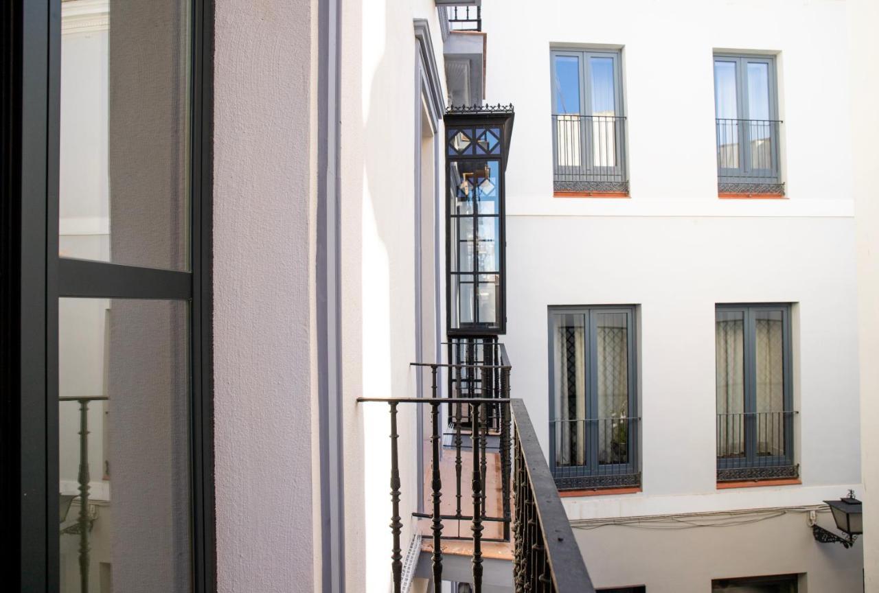 Nqn Aparts & Suites Sevilla ภายนอก รูปภาพ