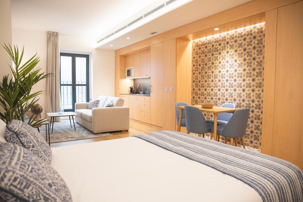 Nqn Aparts & Suites Sevilla ภายนอก รูปภาพ