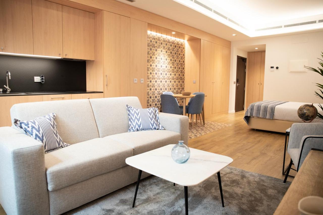 Nqn Aparts & Suites Sevilla ภายนอก รูปภาพ